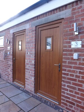 Exterior - Oakwood Farm Mews (Chester)