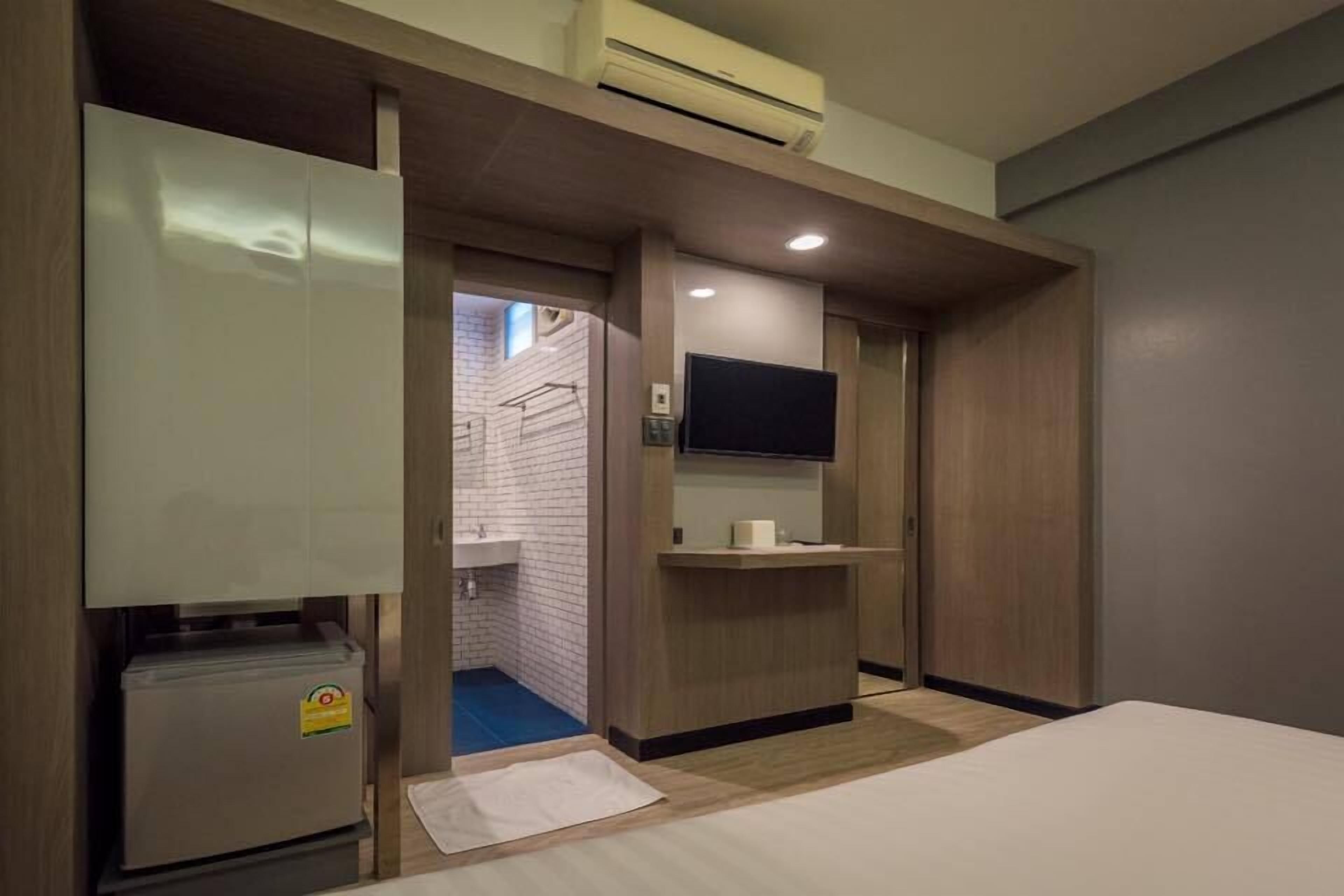 standard double room | room amenity