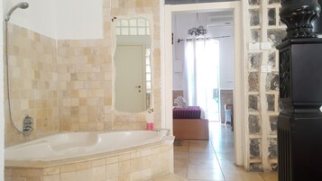 Family Chalet, 3 Bedrooms | Free cribs/infant beds