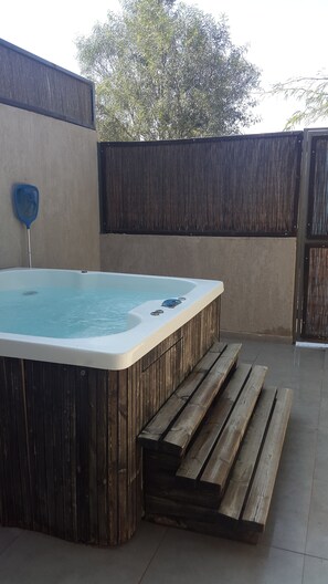 ลานระเบียง/นอกชาน