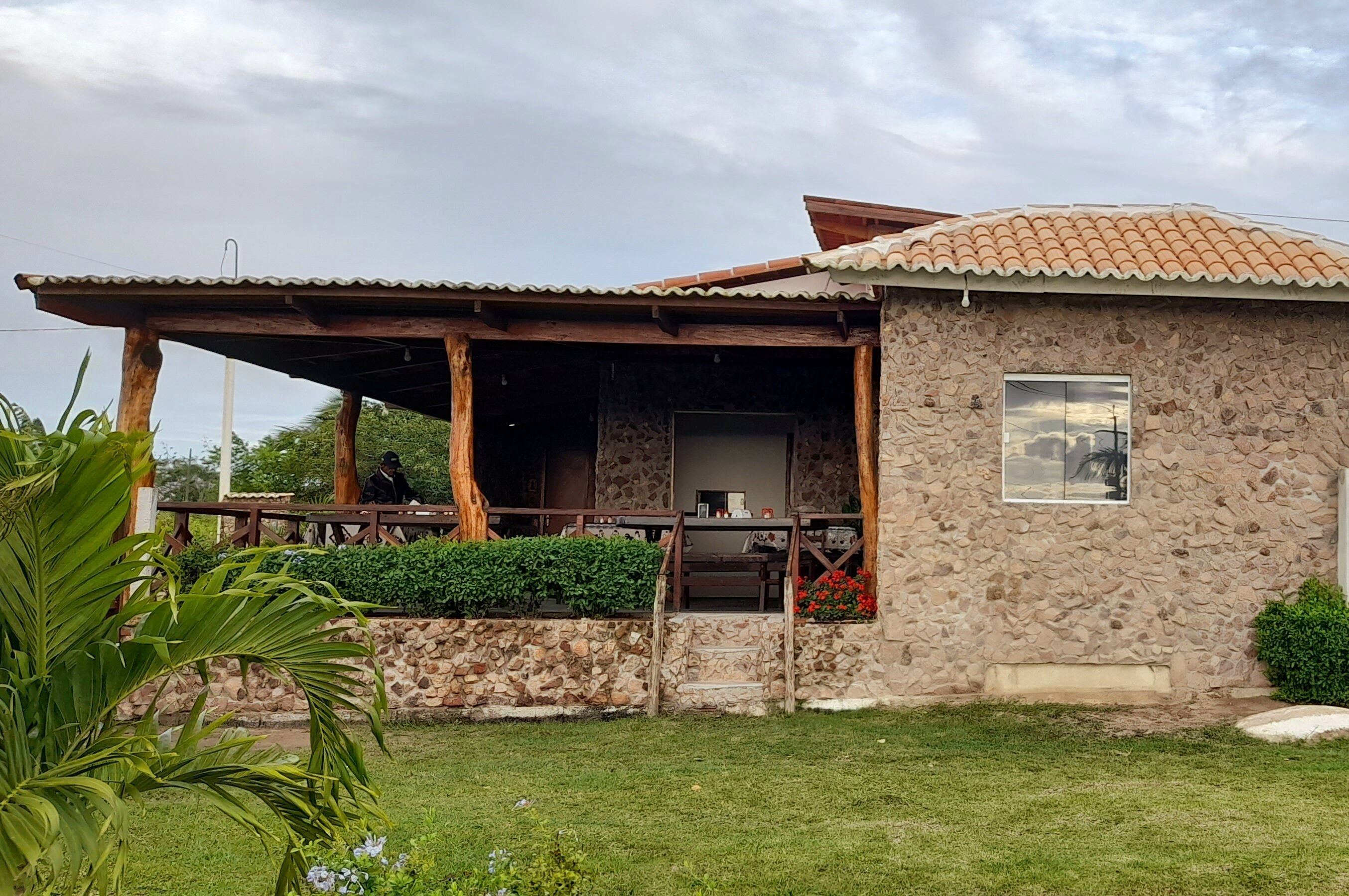 Phục vụ bữa sáng, bữa trưa, bữa tối, món nướng (BBQ) 