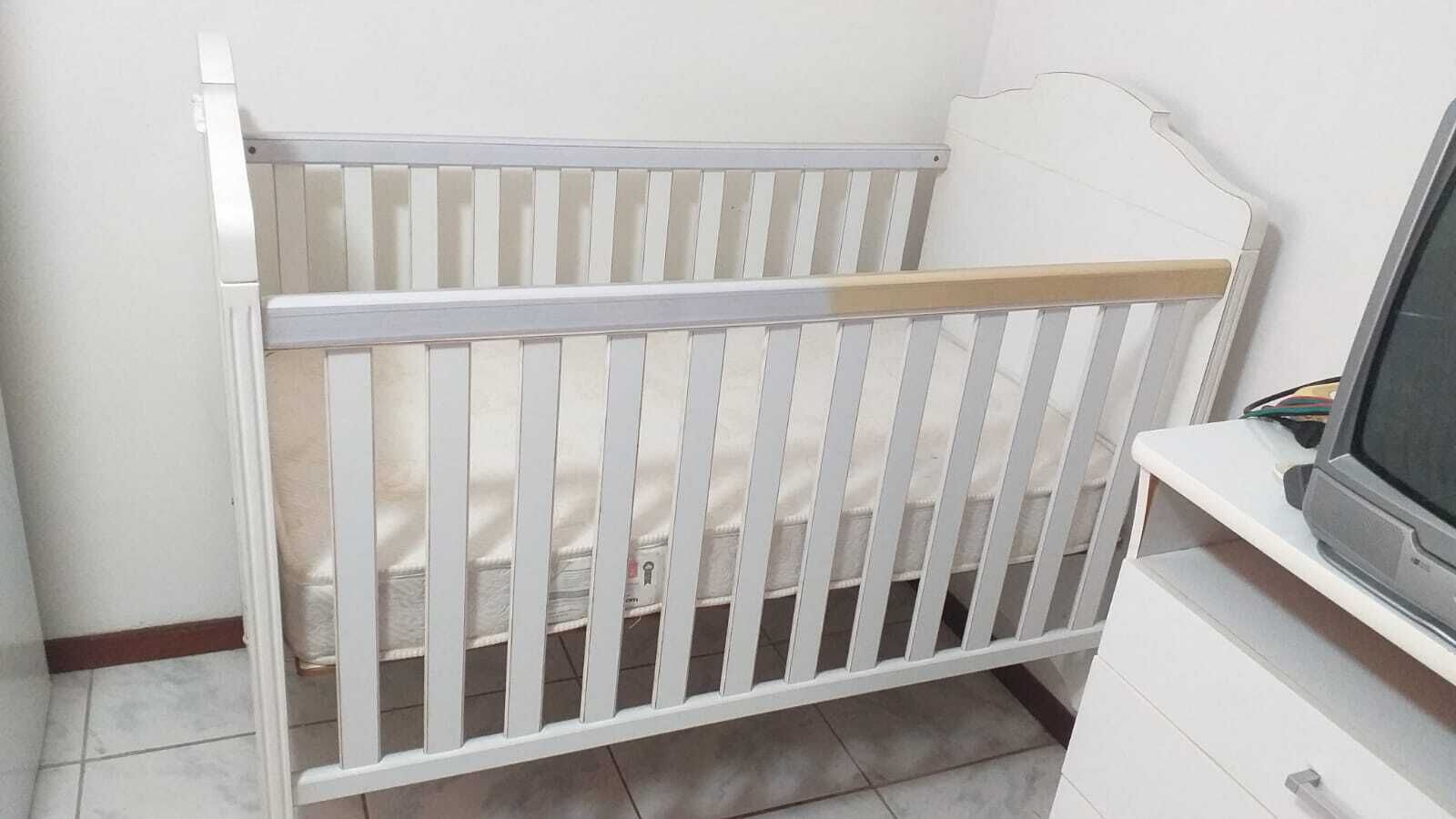 4 bedrooms, hypo-allergenic bedding available, desk