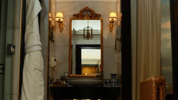 Premier Suite | Bathroom