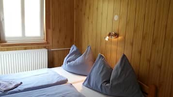Free cribs/infant beds, free WiFi, bed sheets