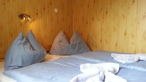 Barnesenger (inkludert), wi-fi (inkludert) og sengetøy