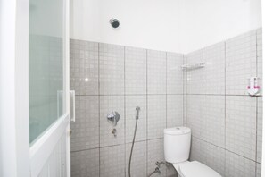 Douche, articles de toilette gratuits