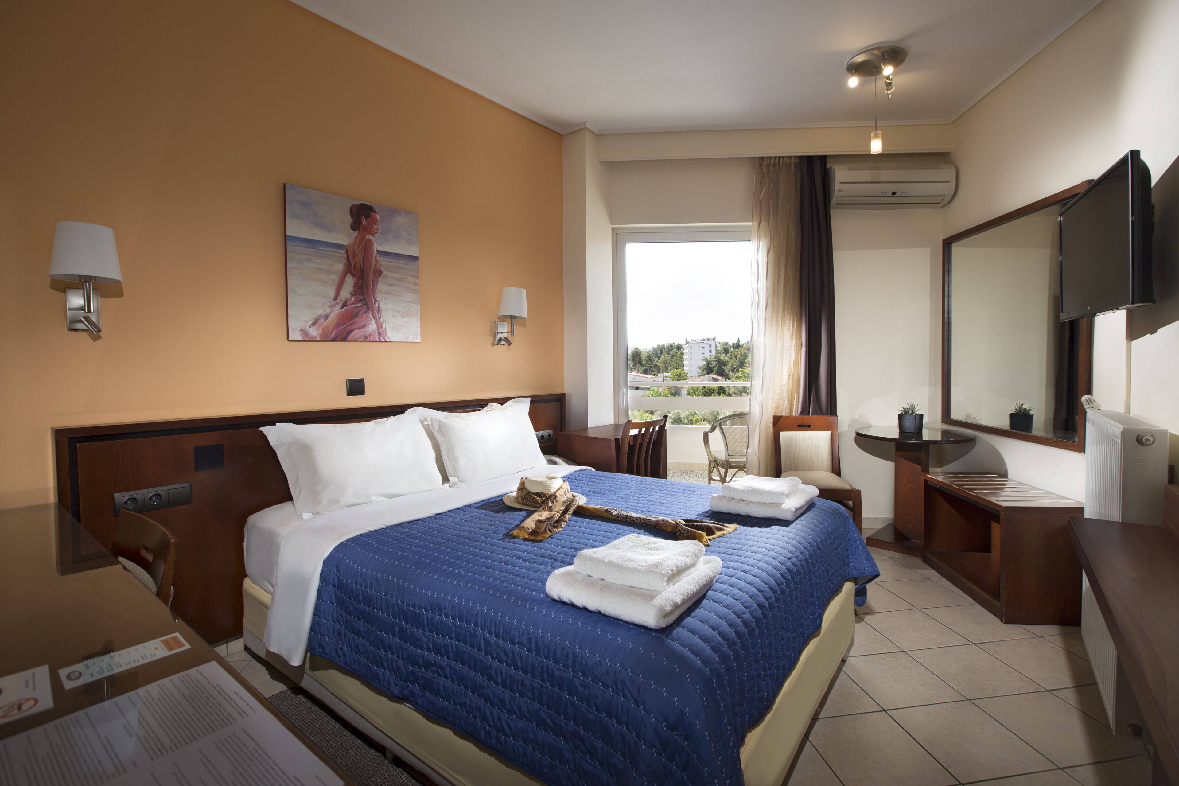 minibar, in-room safe, iron/ironing board, free wifi