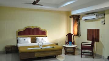 Free WiFi, bed sheets, wheelchair access