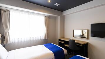 Premium bedding, minibar, desk, soundproofing