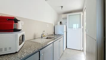 Studio, Sea View 2 people | Private kitchen | Fridge, microwave, stovetop, espresso maker