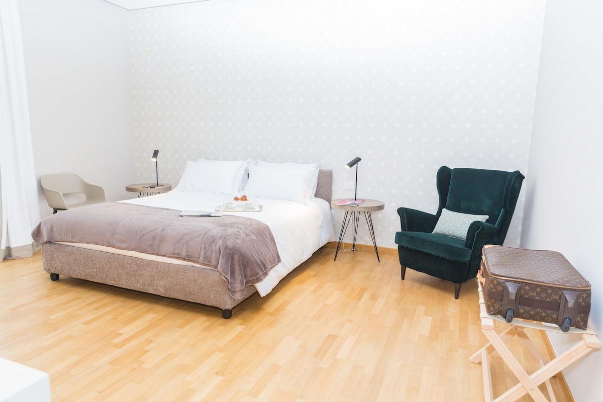 Ropa de cama de alta calidad y minibar