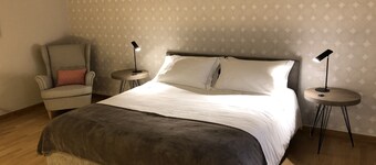 200 Rooms & Terrace