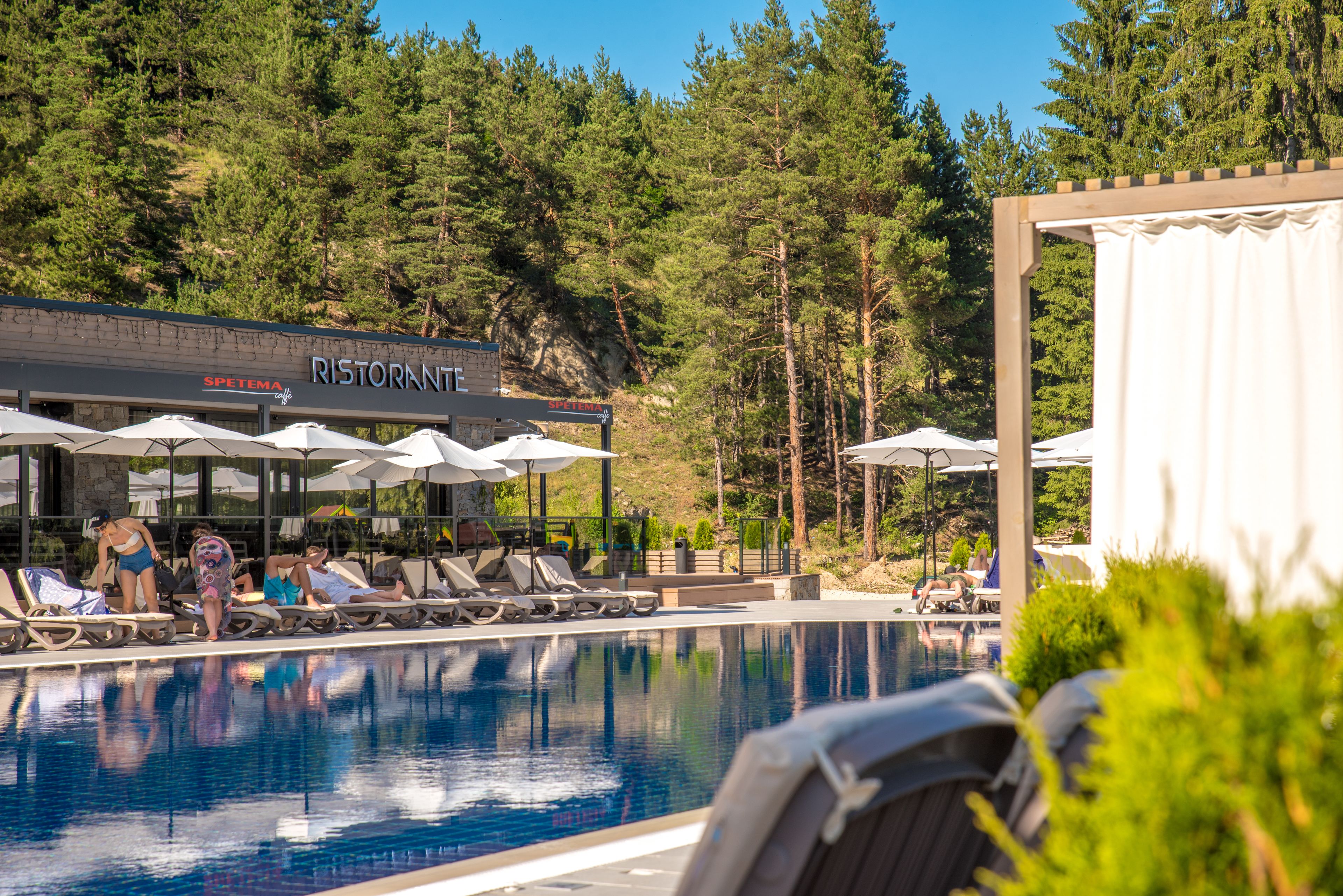 outdoor banquet area