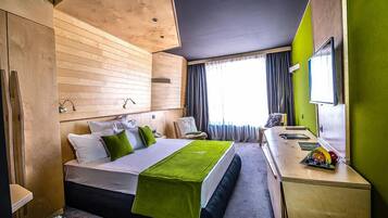 Minibar, in-room safe, soundproofing, free WiFi