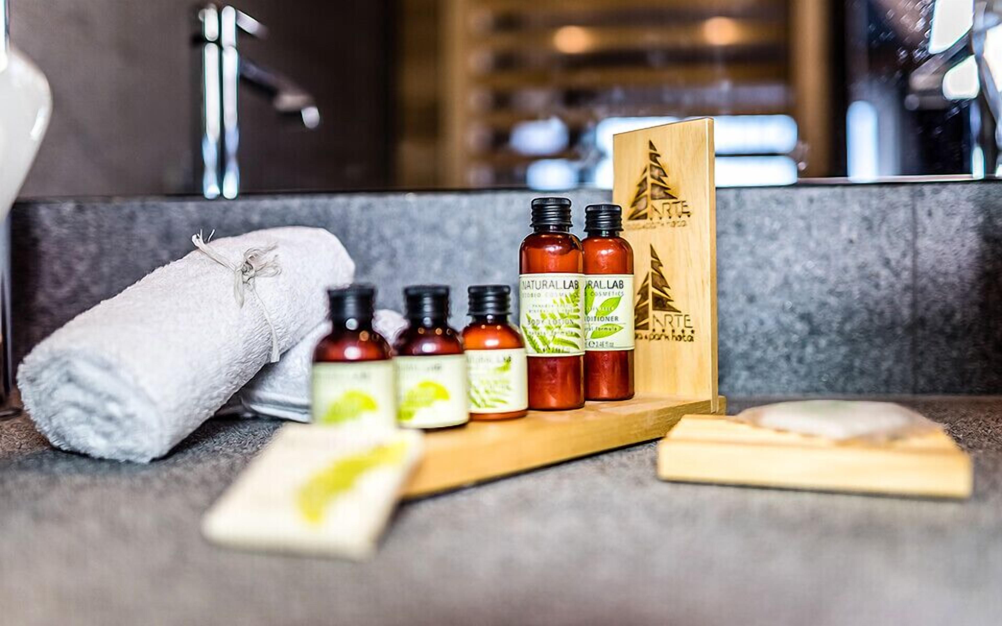 standard apartment, 1 bedroom | bathroom | shower, free toiletries, hair dryer, bathrobes