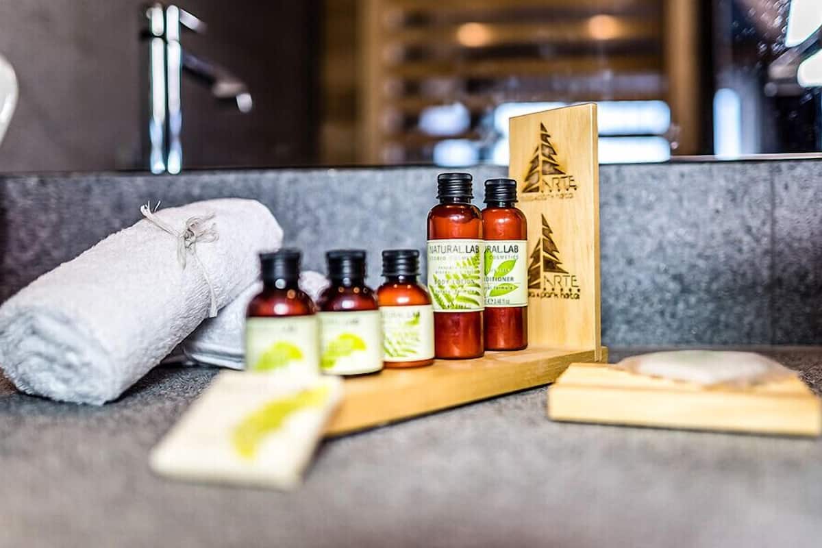 standard apartment, 1 bedroom | bathroom | shower, free toiletries, hair dryer, bathrobes