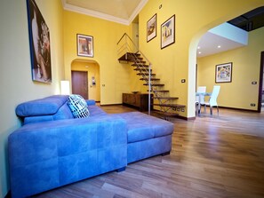 Luxury Apartment | Living area | Flat-screen TV - Dimora Lusso delle Vigne (Genoa)