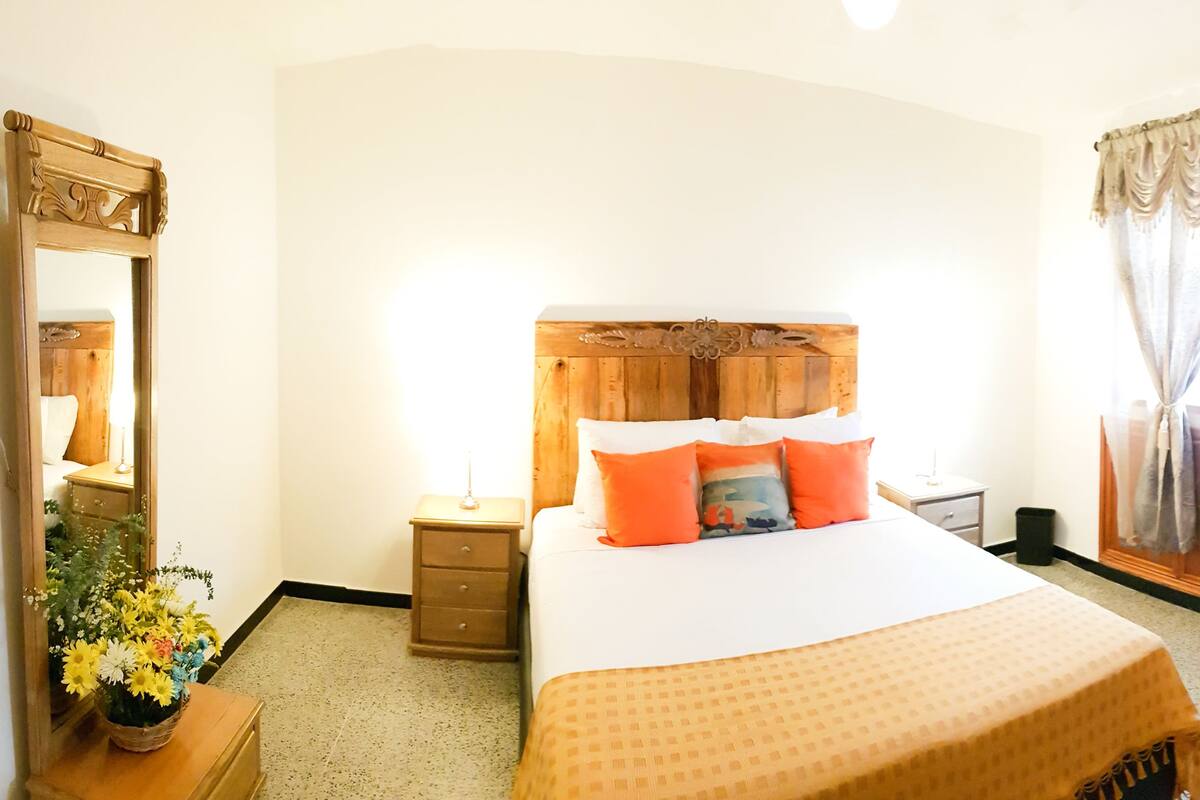In-room safe, desk, soundproofing, free WiFi