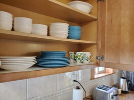 冰箱、微波炉、烤箱、炉灶