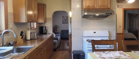Standard-Doppelzimmer, 1 Doppelbett, Gemeinschaftsbad | Eigene Küche