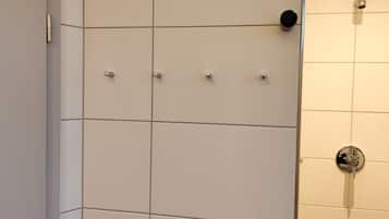 Junior Double Room, 2 Twin Beds, Non Smoking, Courtyard View | Bathroom | Shower, hair dryer, heated floors, towels