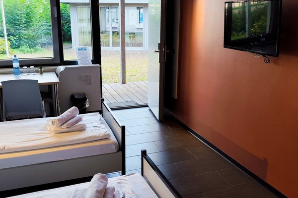 Junior-Doppelzimmer, 2 Einzelbetten, Nichtraucher, Blick auf den Innenhof | Schreibtisch, laptopgeeigneter Arbeitsplatz, kostenloses WLAN