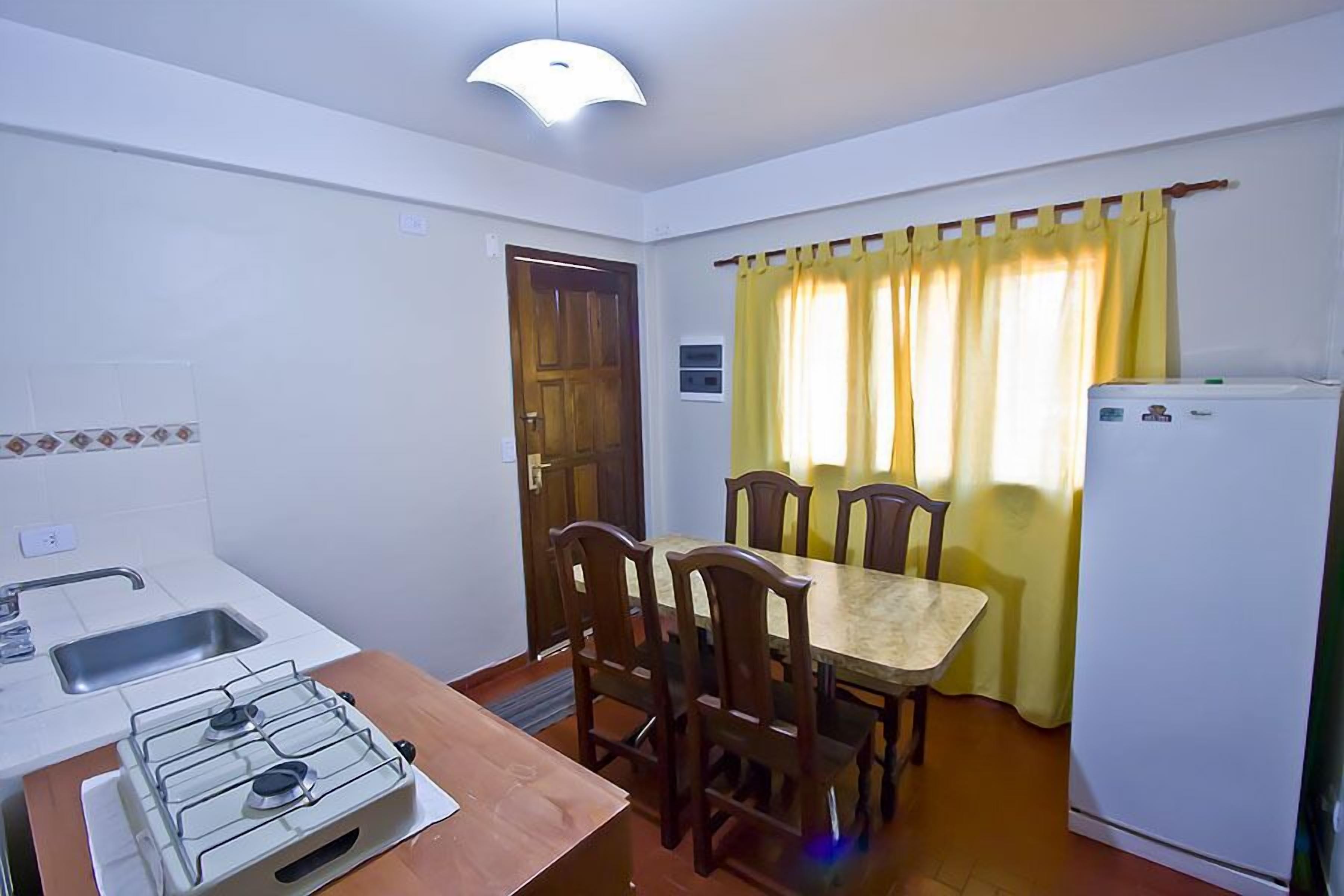 Apartemen Standar, 1 kamar tidur, pemandangan kebun | Makan di kamar