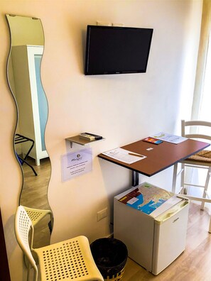 Quarto solteiro básico, 1 cama de solteiro, suíte, vista para a cidade | Vista para a cidade