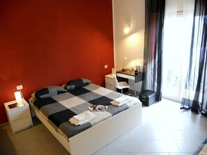 Premium bedding, minibar, desk, soundproofing