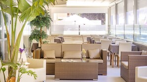 Terrace/patio - Hotel The Sky – Adults Only (Capdepera)