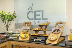 Free buffet breakfast 
