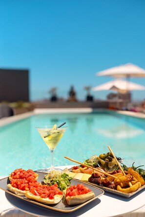 Outdoor dining - Hotel The Sky – Adults Only (Capdepera)