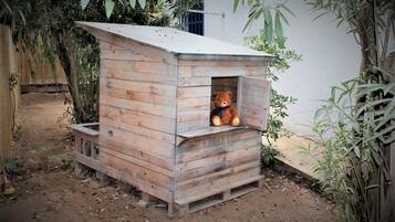 Children’s play area – outdoor