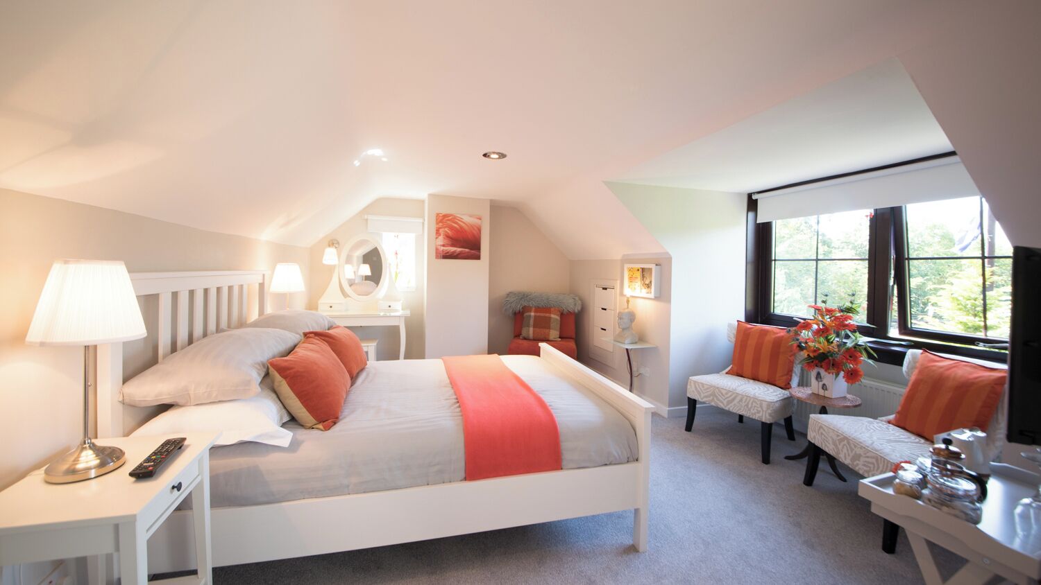 Premium bedding, WiFi (free), bed sheets