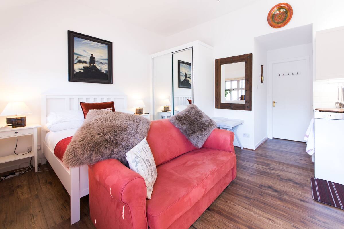 Studio (John Muir Studio) | Premium bedding, WiFi (free), bed sheets
