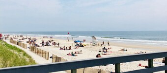 Brushwood House by Smith Point Beach