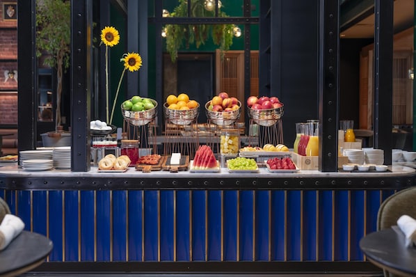 Daily continental breakfast for a fee