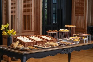 Se ofrece un desayuno continental entre semana (por un coste adicional)