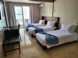 Studio Triple with balcony | In-room safe, blackout drapes, free WiFi