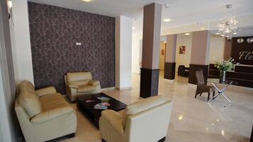 Área de estar no saguão