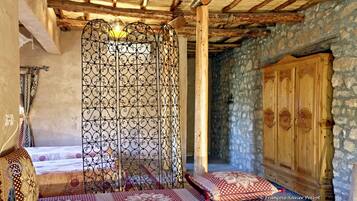 Chambre Confort avec lits jumeaux (Aoulime) | Décoration personnalisée, ameublement personnalisé, rideaux occultants