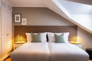 Luxury Apartment, 3 Bedrooms, Terrace | 1 bedroom, Egyptian cotton sheets, premium bedding, pillow-top beds - Monarch House Serviced Apartments (London)