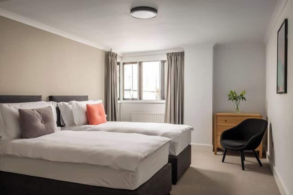 1 bedroom, Egyptian cotton sheets, premium bedding, pillow-top beds