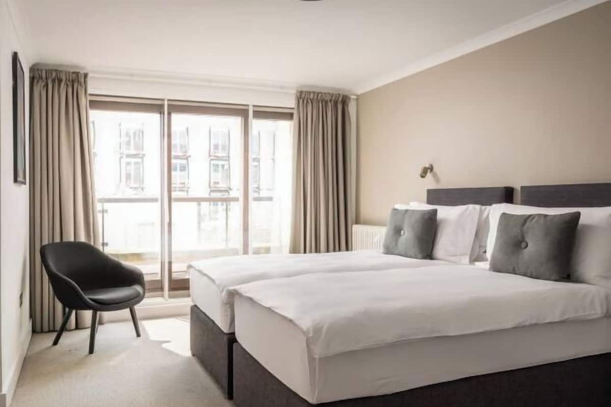 1 bedroom, Egyptian cotton sheets, premium bedding, pillow-top beds