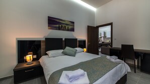 1 phòng ngủ, bàn, bàn ủi/dụng cụ ủi quần áo 