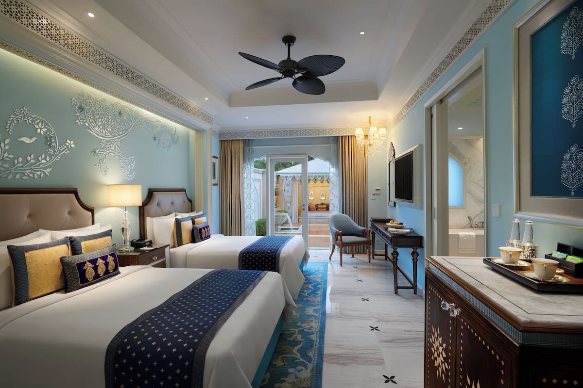 1 bedroom, Egyptian cotton sheets, premium bedding, pillowtop beds