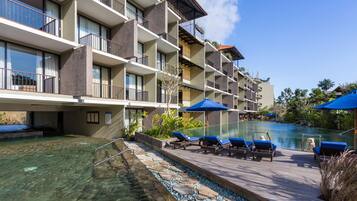 Kolam renang outdoor