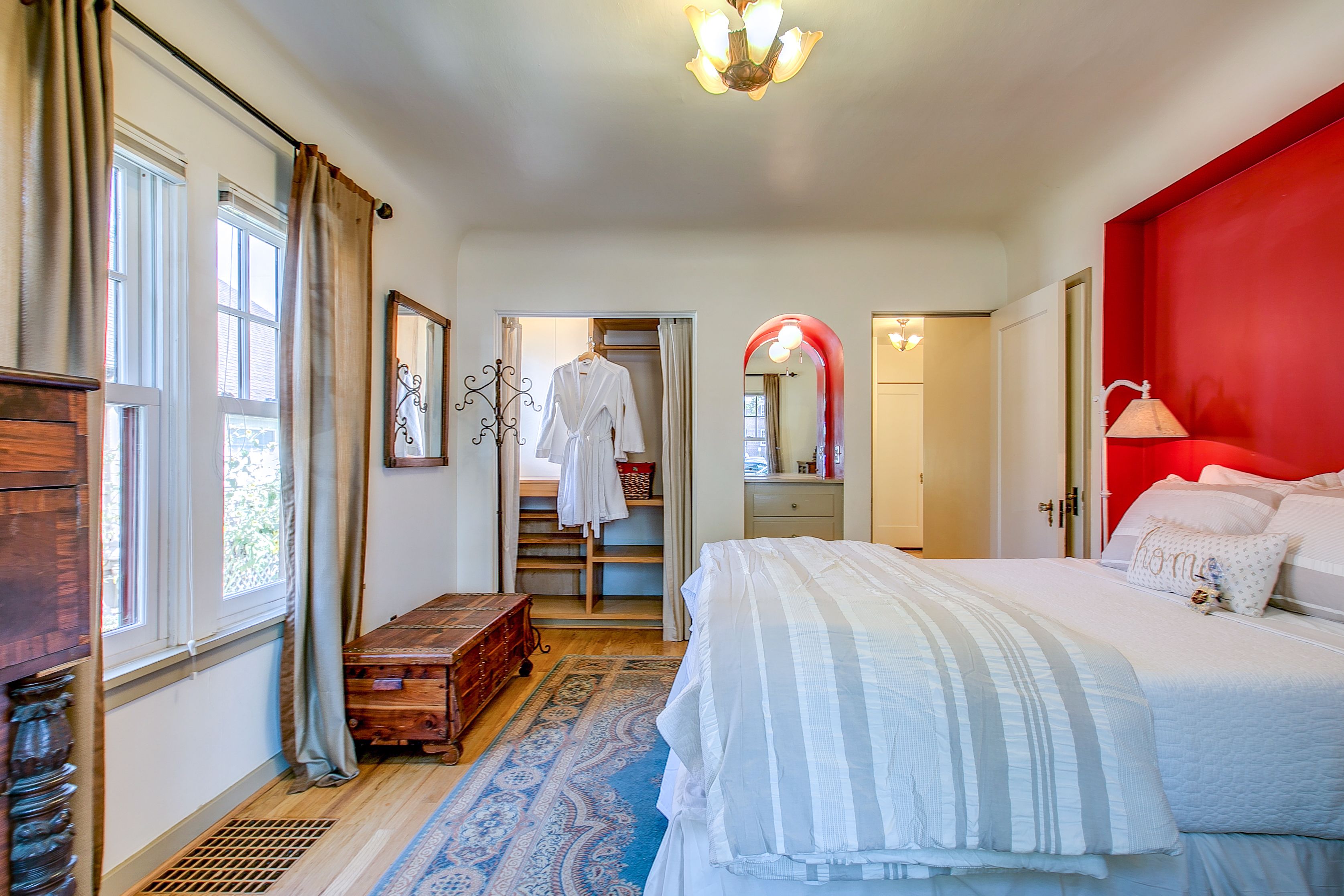 Classic House, 4 Bedrooms | 4 bedrooms, desk, iron/ironing board, free WiFi