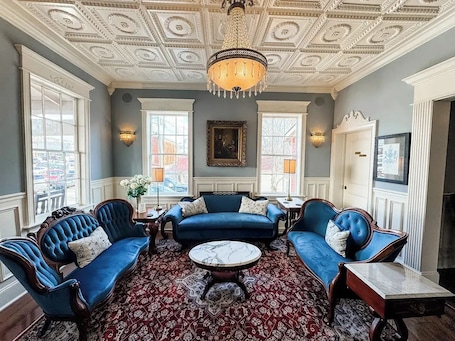 Interior. The Dahlonega Square Hotel