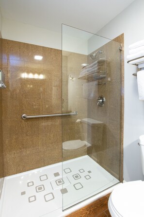 Free toiletries, hair dryer, towels - The Dahlonega Square Hotel (Dahlonega)